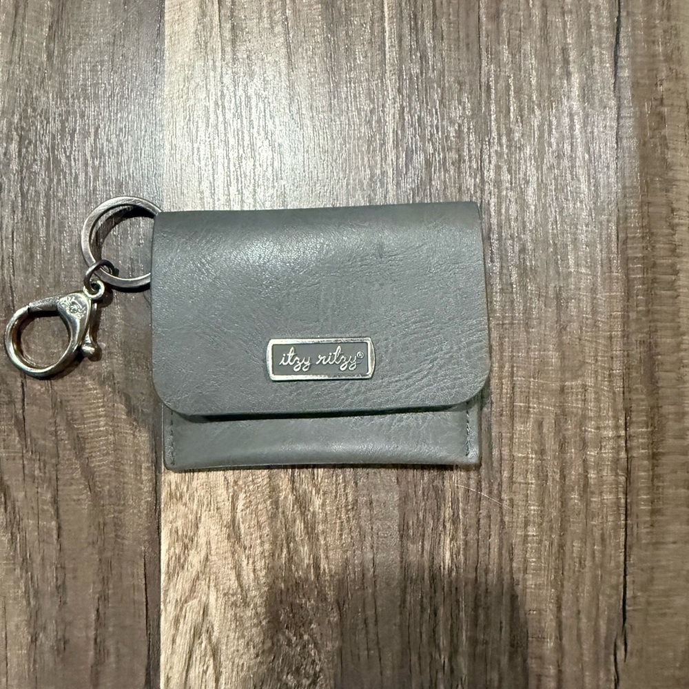 Itzy Ritzy Charcoal Card Holder with Keychain
